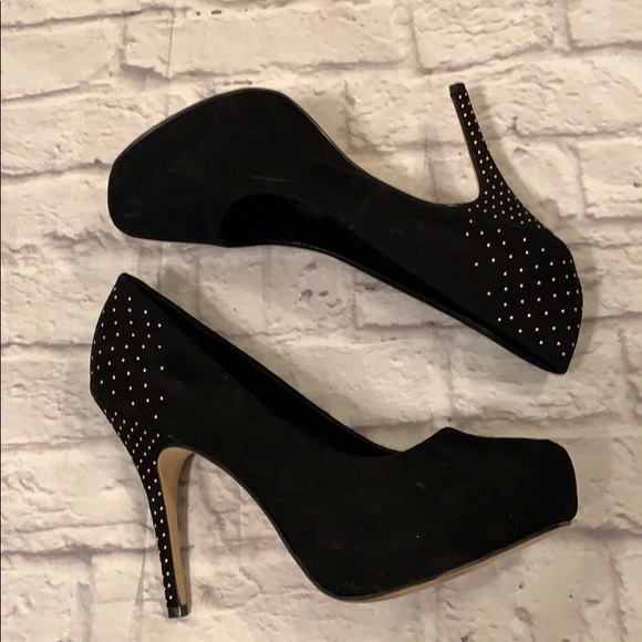 black pumps size 12